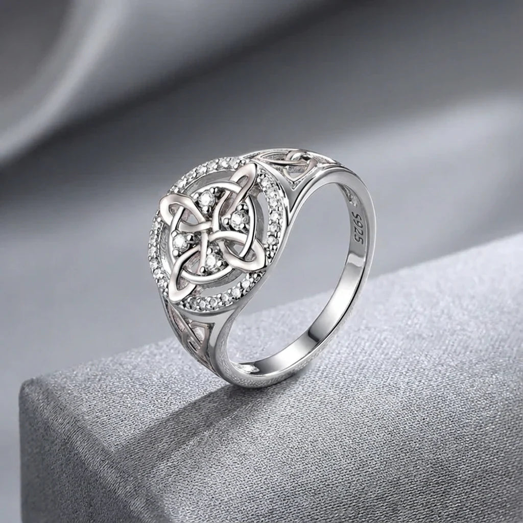 witches knot ring