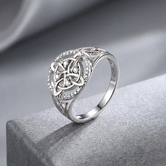 witches knot ring